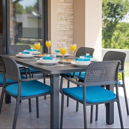 Holiday home Mit Privatpool Fuer 6 Personen Ca 110 Qm In Belavici, Istrien Bucht Von Rasa Hreljici